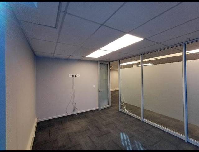 INDUSTRIAL PROPERTY TO RENT IN LOUWLARDIA